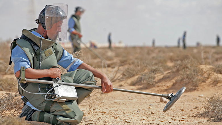 إثر نقص التمويل.. العراق يحتاج لـ30 عامًا لإزالة الالغام