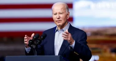 الرئيس الأمريكى جو بايدن ينضم لـ "تيك توك" بصورة بروفايل "بطل خارق"!