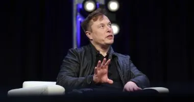 كتاب جديد يكشف: إيلون ماسك استحوذ على تويتر وأقال "باراج أجروال".. اعرف السبب