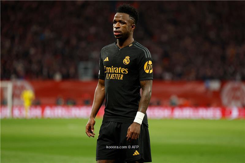 فينيسيوس يجاور ميسي ومبابي في قائمة تاريخية