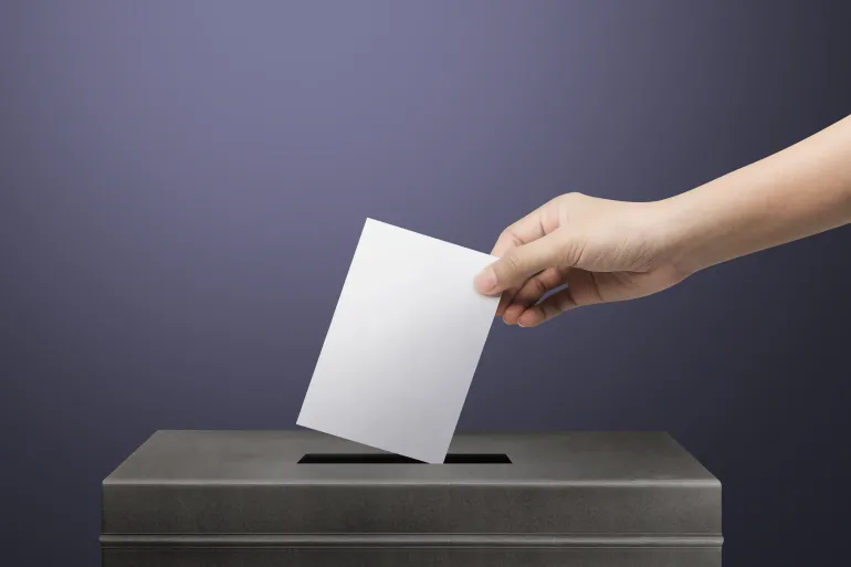 الديموقراطية في العالم تعاني من الحروب والاستقطاب السياسي