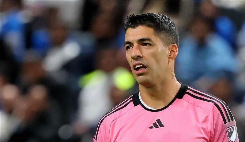 سواريز: ريال مدريد قرر بيع بنزيما من أجلي