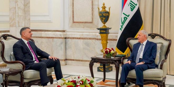رئيس الجمهورية يسلم العيداني مرسوم تعيينه محافظاً للبصرة
