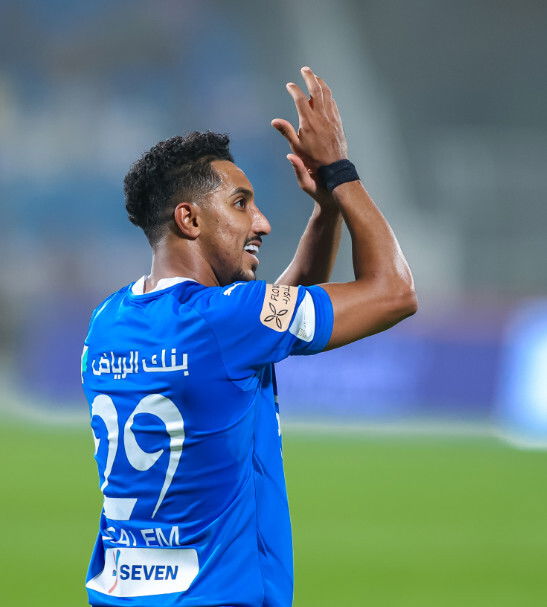 الدوسري يوثق تفوقه على كريستيانو رونالدو