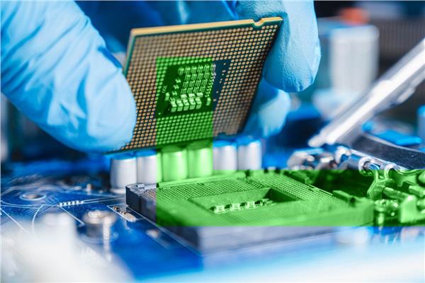 التجارة الأمريكية: نسبة إنتاجنا من الرقائق الإلكترونية صفر.. نسعى لهذا الشيء