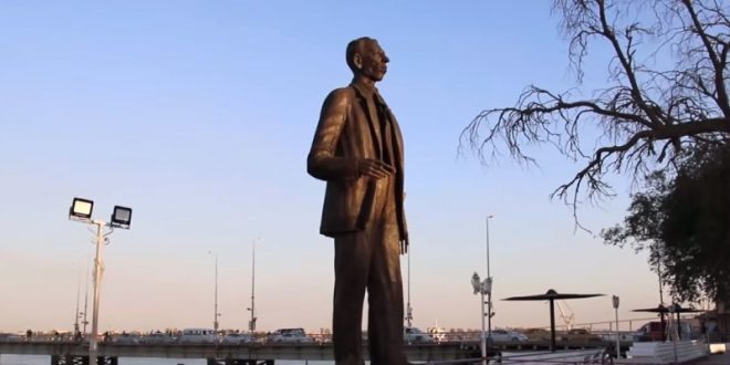 نجل بدر شاكر السياب ينعى وفاة والدته