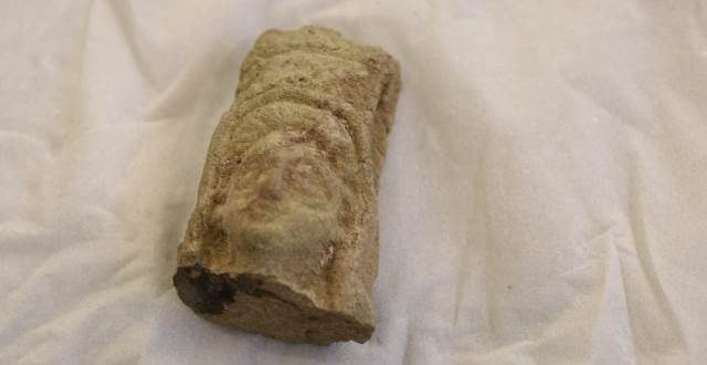 العثور على قطعتي آثار تعودان الى العصور القديمة في الديوانية