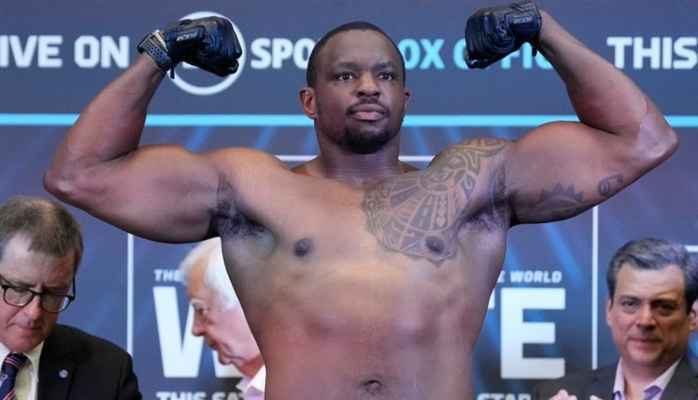 تبرئة ملاكم شهير من "تهمة مشينة"