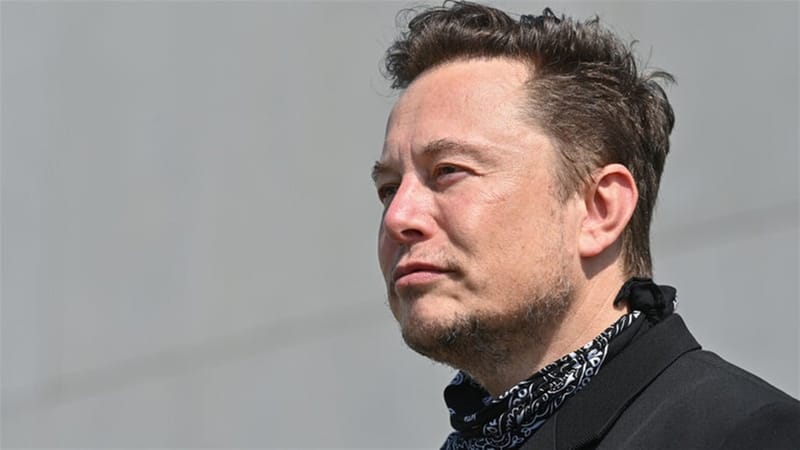 إيلون ماسك يخسر لقب أغنى رجل في العالم