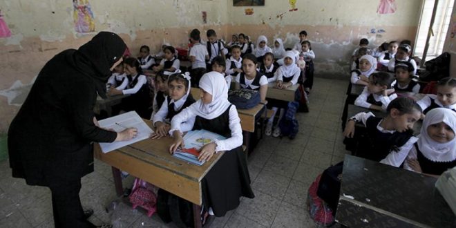 التربية والتعليم.. الحكومة تجاهلت منهاجها الوزاري ومعنيون: الضغوط السياسية تؤثر على الأداء