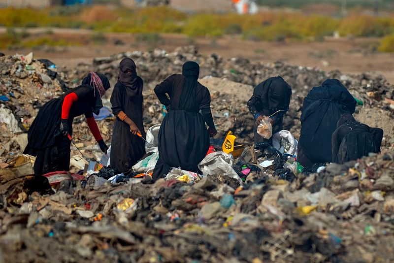 الأمراض تحاصر "النباشين" وتحرم أطفالهم من الدراسة