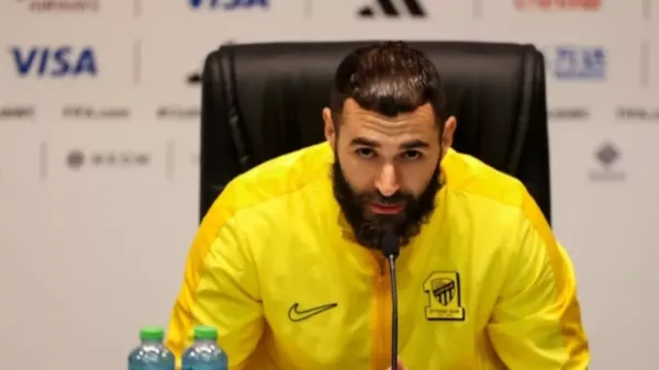 بنزيما يتسبب في انتقال 9 نجوم عالميين لدوري روشن.."كواليس نارية"