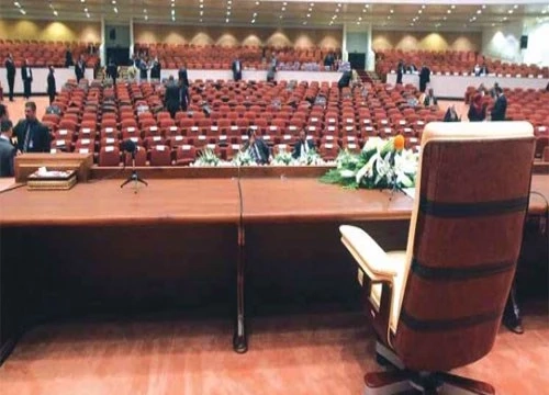 اخر التحركات السياسية تجاه منصب رئيس البرلمان