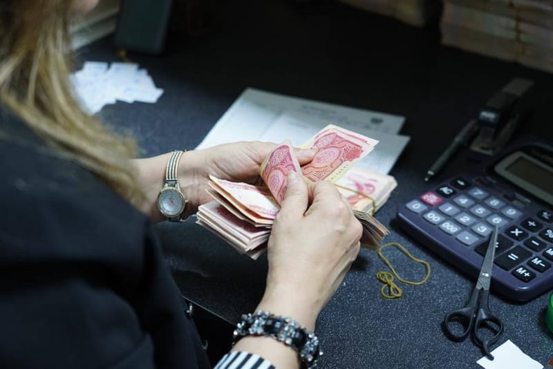 برلماني يحذر من عمليات "احتيال ممنهجة" لاستقطاع مبالغ من الرواتب