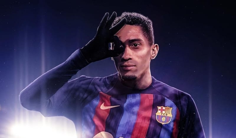 كشف حقيقة عرض "الزعيم" الخيالي لنجم برشلونة