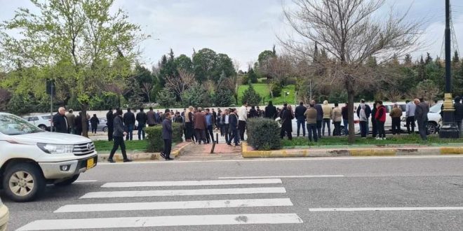 السليمانية.. الأمن يمنع المعلمين من التظاهر ويعتقل عدداً منهم