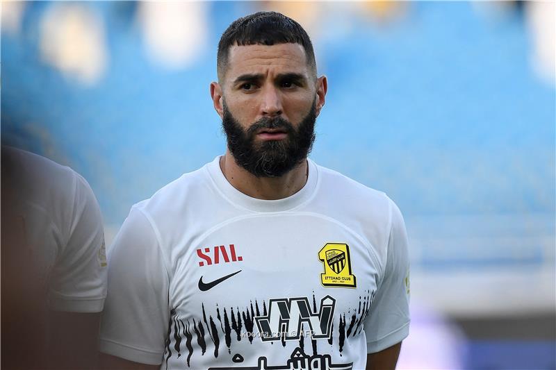 صورة.. بنزيما يعلن جاهزيته للعودة بعد غياب طويل