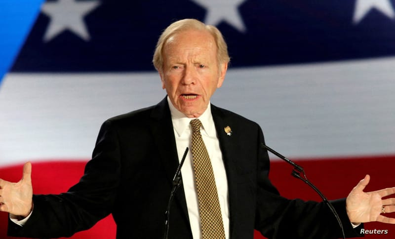 "أبرز مؤيدي حرب العراق".. وفاة سيناتور أمريكي سابق إثر تعثره في منزله