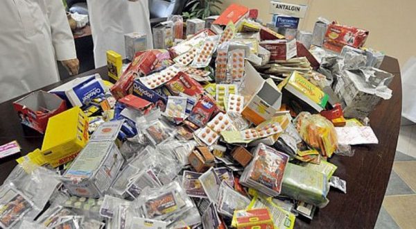 الاطاحة بافراد شركة يتاجرون بمواد طبية منتهية الصلاحية في بغداد