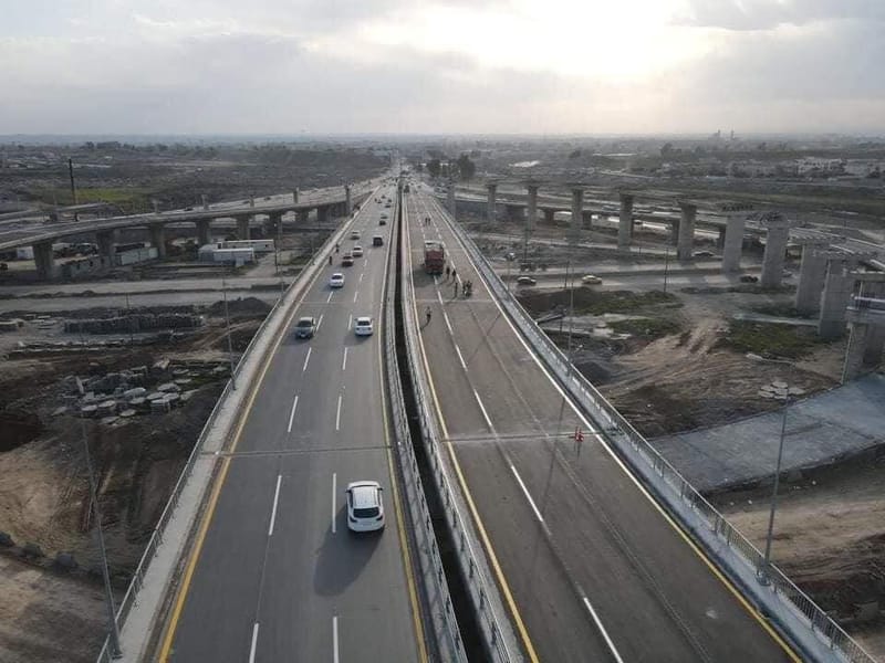 مصرع 5 أشخاص بحادث سير مروع في صلاح الدين وانهيار مشروع على عاملين بالبصرة