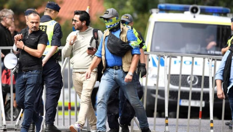 النرويج تغلق أبوابها بوجه "سلوان موميكا" وتعيده إلى السويد: يشكل تهديداً على أمننا