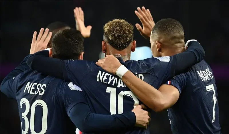 مبابي وراء انقلاب نيمار وميسي ضد باريس