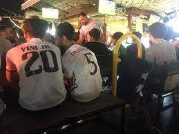 فرحا بفوز مدريد.. عراقي يلقى حتفه بسقوطه من أعلى مقهى شعبي