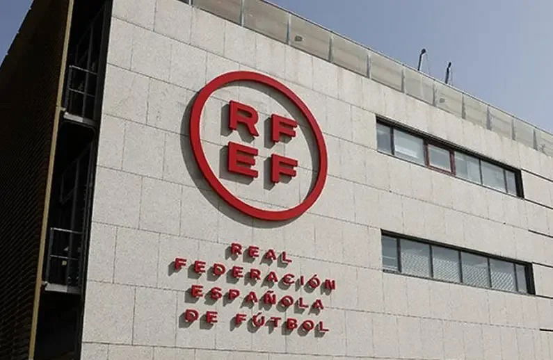 "الفيفا" و"اليويفا" سيعملان لاختيار رئيس مناسب للاتحاد الإسباني