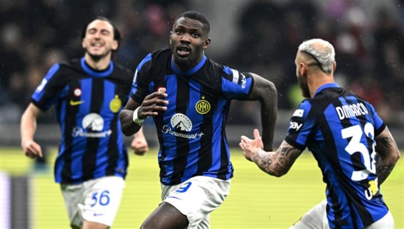 إنتر ميلان يتوج بلقب الدوري الإيطالي بعد فوزه على ميلان بهدفين لهدف