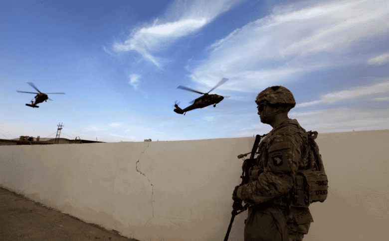 بعد هجومين جديدين.. واشنطن تدعو بغداد لحماية القوات الأمريكية