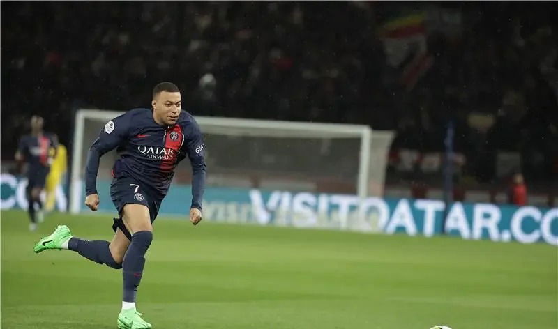 ريال مدريد ينكر صفقة مبابي