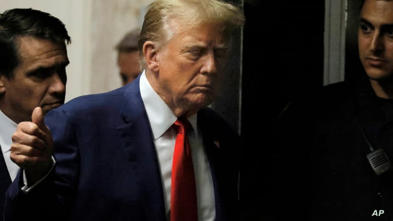 محاكمة "شراء الصمت".. ترامب متهم بـ"ازدراء" المحكمة والقاضي يهدده بالسجن