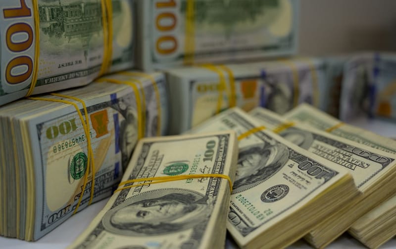 هل ديون العراق تشكل خطرًا على الاقتصاد؟.. البرلمان يجيب