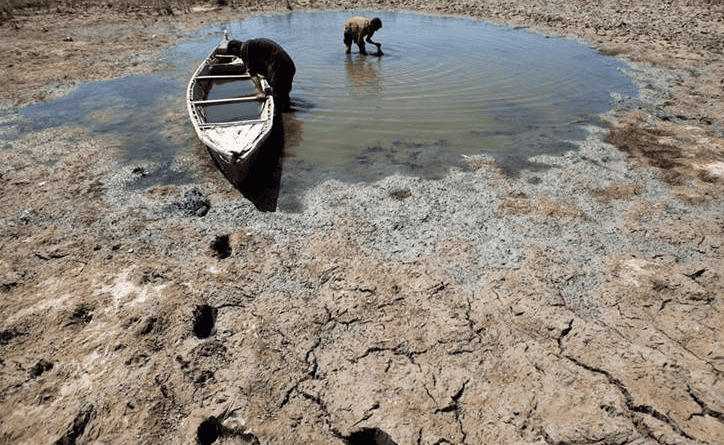 موجة الأمطار تعيد الأمل لسكان الأهوار.. وكابوس الجفاف يقلقهم