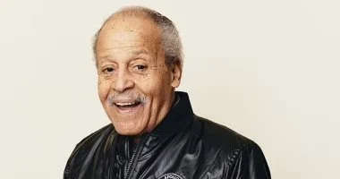 تعرف على أكبر رائد فضاء والأول من ذوى البشرة الداكنة على الإطلاق