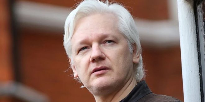 بعد 13 عامًا من الاحتجاز.. محكمة بريطانية تنظر غدًا في تسليم أسانج لأمريكا
