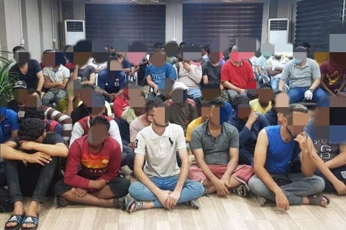 الداخلية تعتقل نحو 120 متهماً ومخالفاً لشروط الإقامة