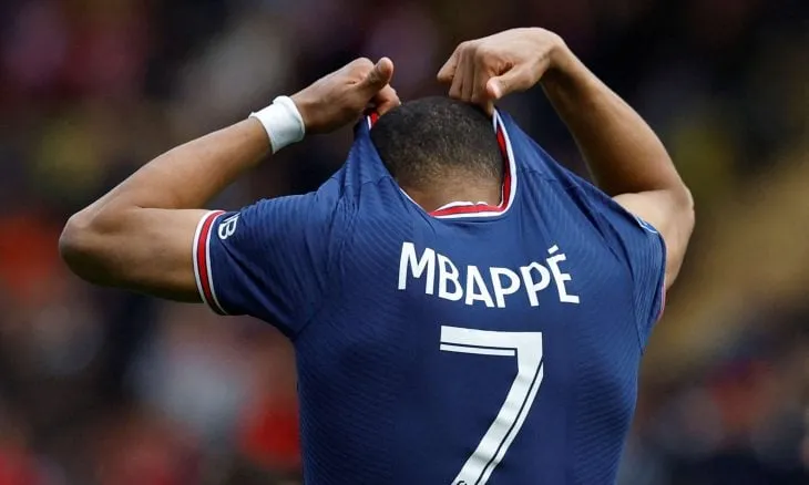 مبابي: ما حققته مع باريس لن أجده في مكان آخر