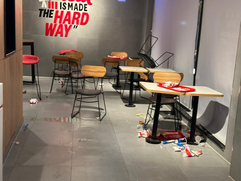 الخارجية الأمريكية تطالب الحكومة العراقية بمحاسبة المسؤولين عن استهداف الشركات الدولية