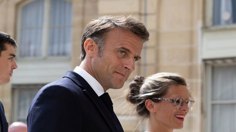 ماكرون يدرس خيار الاستقالة بعد فوز اليمين في الانتخابات البرلمانية الأوروبية