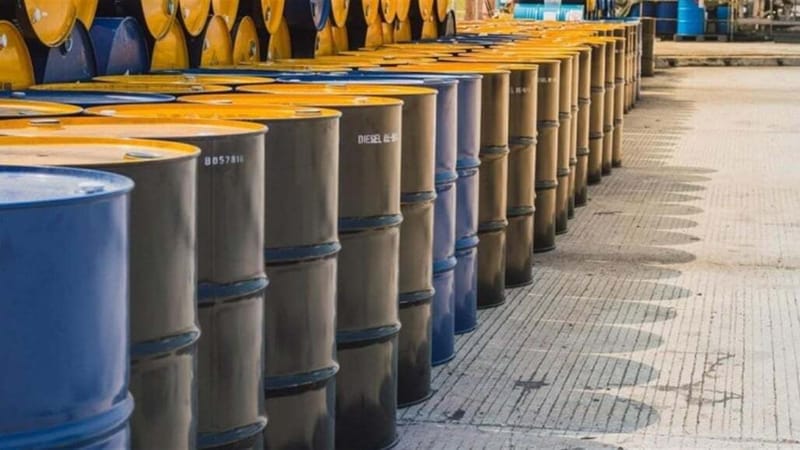 الإمارات تستورد شحنات نفطية "نادرة" من العراق والسعودية