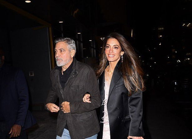 جورج وأمل كلوني يعيشان "حياة منفصلة"