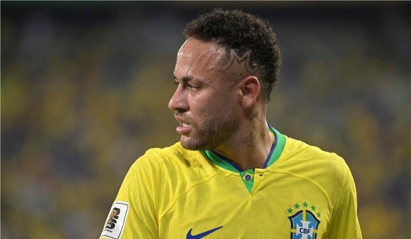 بقيادة فينيسيوس.. زيارة ثلاثية لنيمار في أمريكا