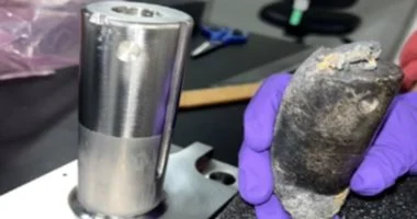 عائلة تطالب ناسا بتعويض 80 ألف دولار بعد سقوط حطام فضائى على منزلهم.