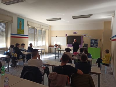 Il Vescovo incontra i giovani: un momento di profonda riflessione e condivisione