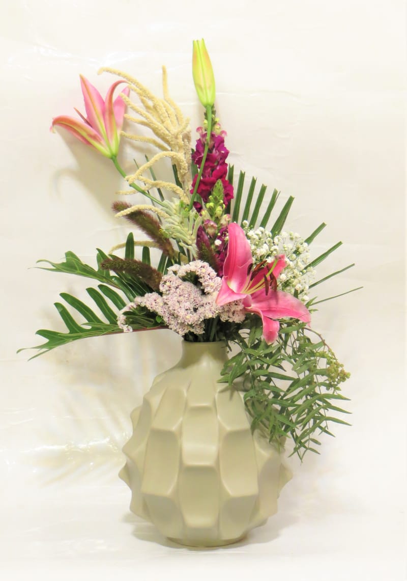 אגרטלים עם פרחים חיים