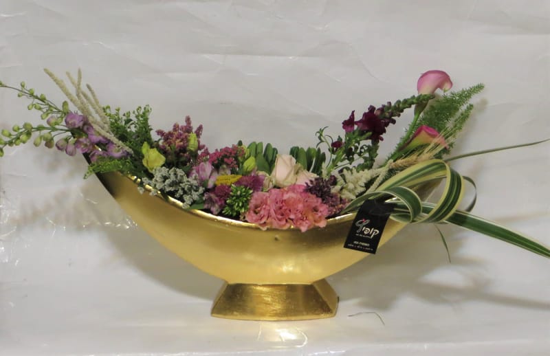 אגרטלים עם פרחים חיים