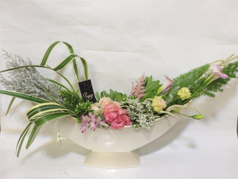 אגרטלים עם פרחים חיים