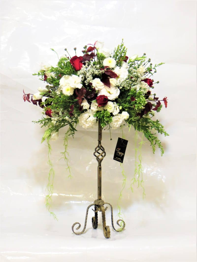 אגרטלים עם פרחים חיים