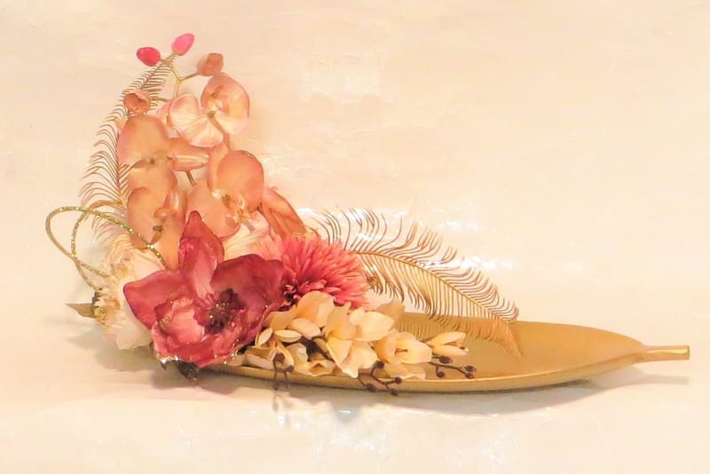 מבחר מרהיב של אגרטלים עם פרחי משי איכותיים